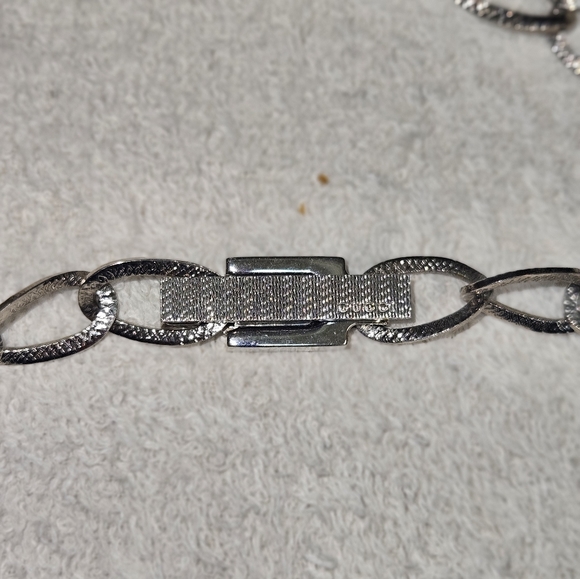 GUCCI AUTHENTIC WOMEN'S VINTAGE SILVER LINK BELT. LOGO ON CLASP. 📸 - Picture 10 of 12